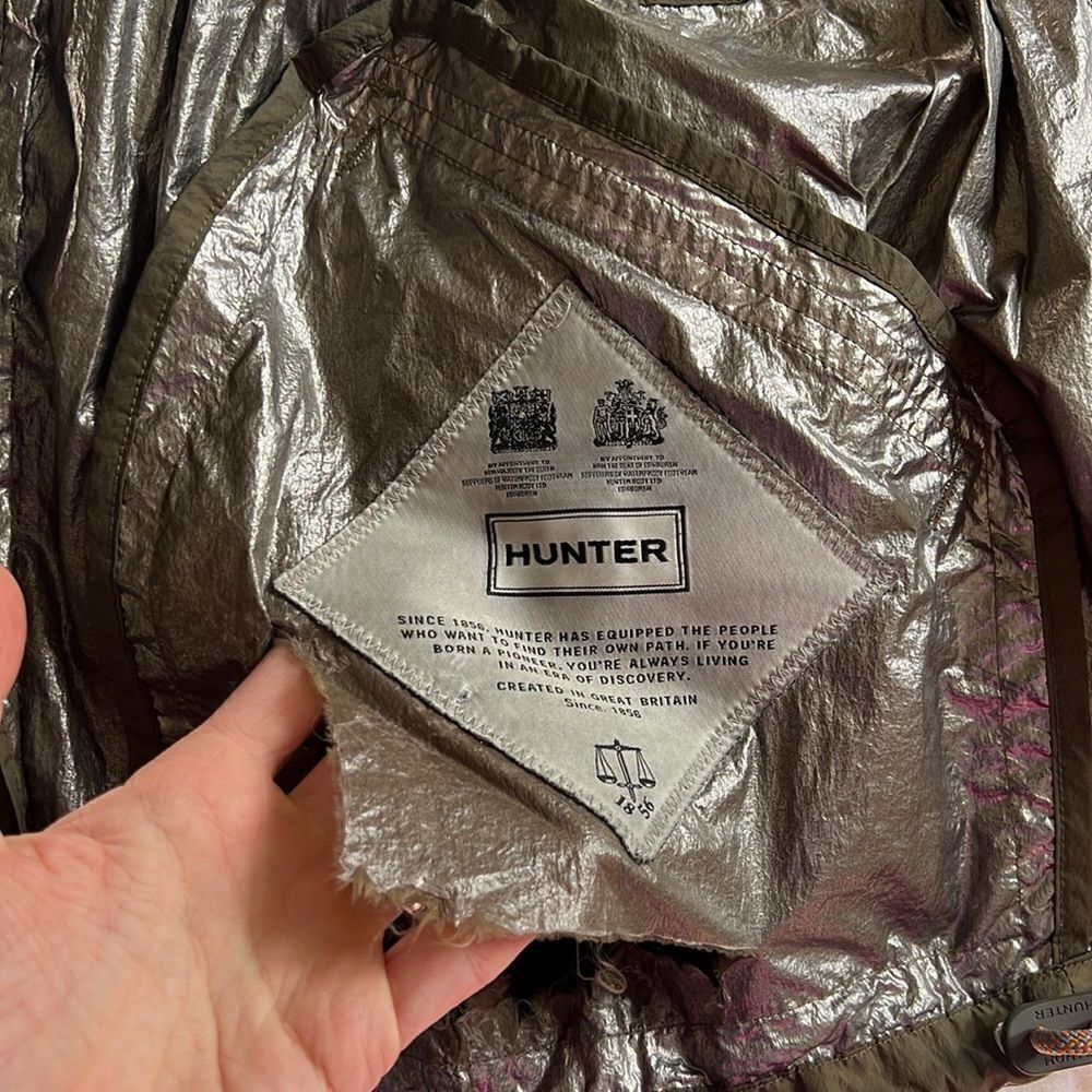Hunter Ultra Lightweight Windbreaker *damaged* - Picture 7 of 9